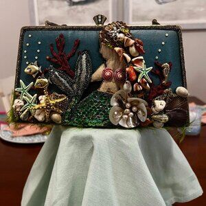 Mary Frances Retired Splash Bag #09-142